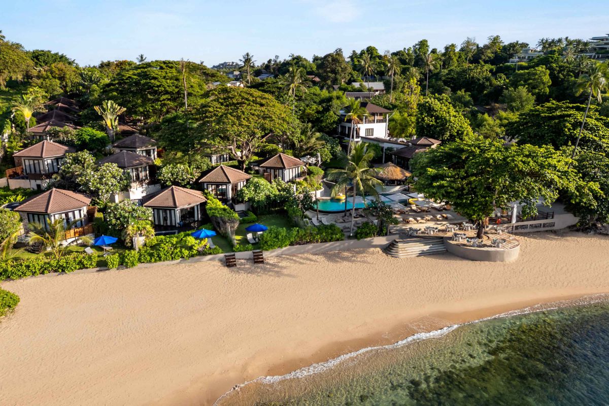 SAii Koh Samui Villas beachfront resort and tropical beach in Koh Samui