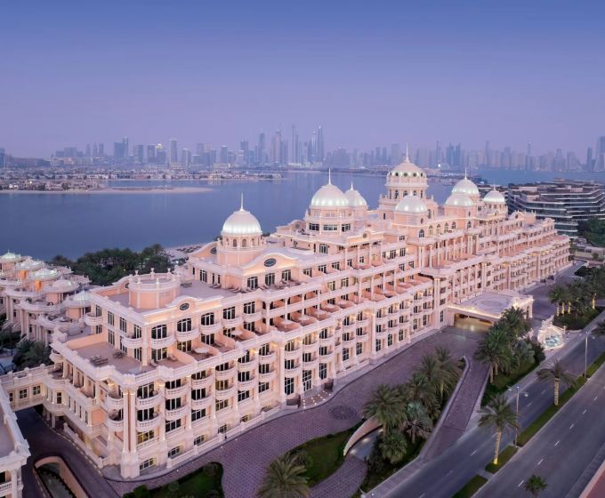Raffles The Palm Dubai luxury hotel exterior