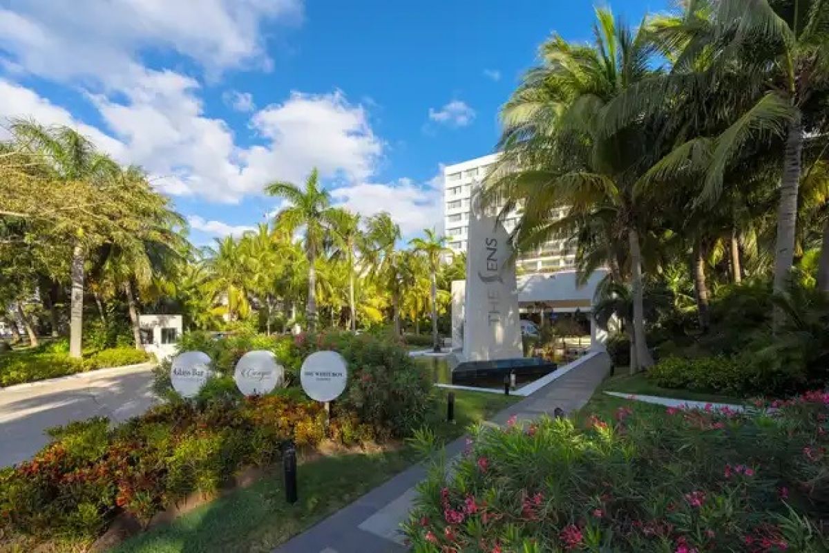 The Sens Cancun By Oasis resort exterior and tropical gardens