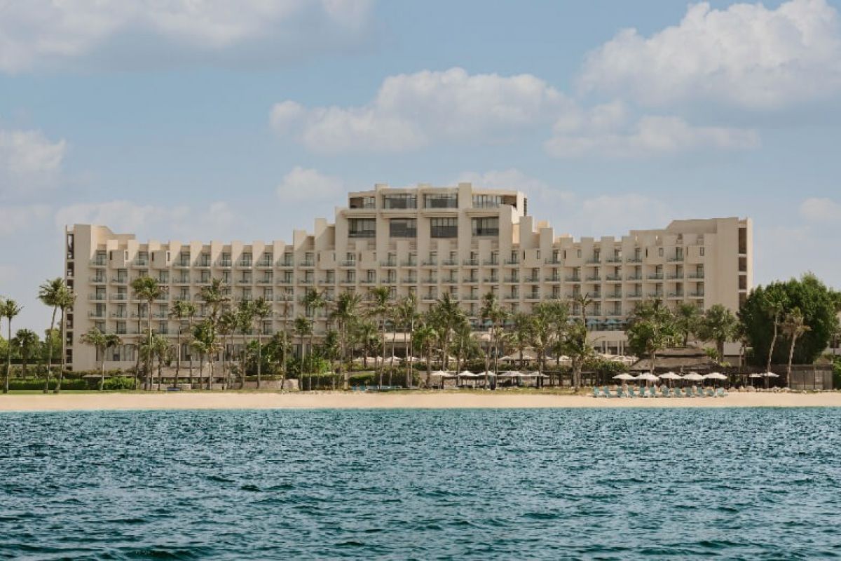 JA Beach Hotel Dubai beachfront view overlooking the Arabian Gulf