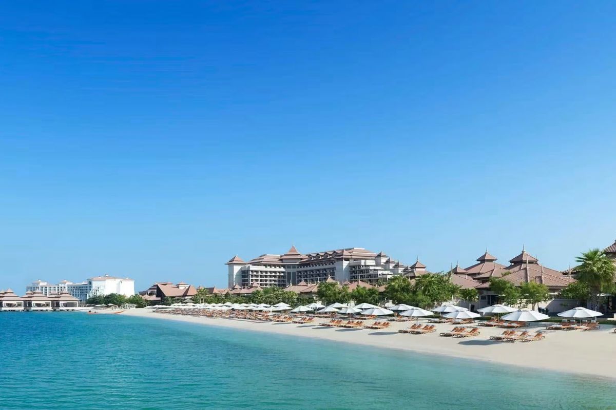 Private beach at Anantara The Palm Dubai Resort