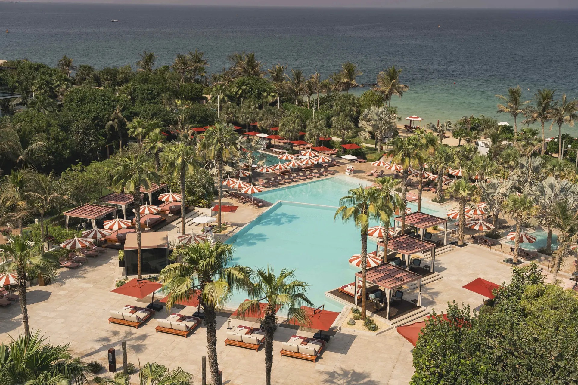 Banyan Tree Dubai swimming pool and beachfront