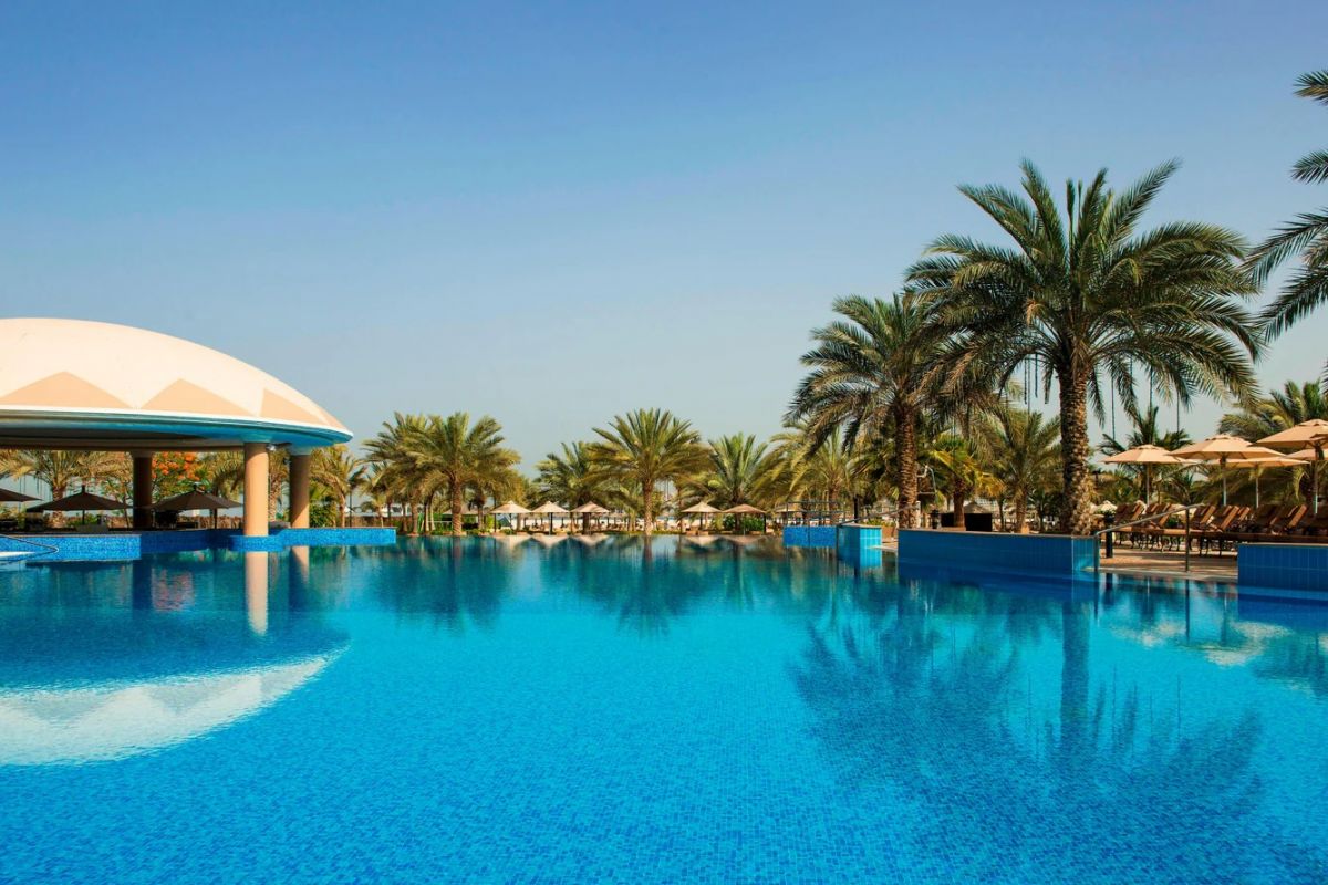 Luxury Swimming Pool at Le Royal Meridien Beach Resort & Spa Dubai