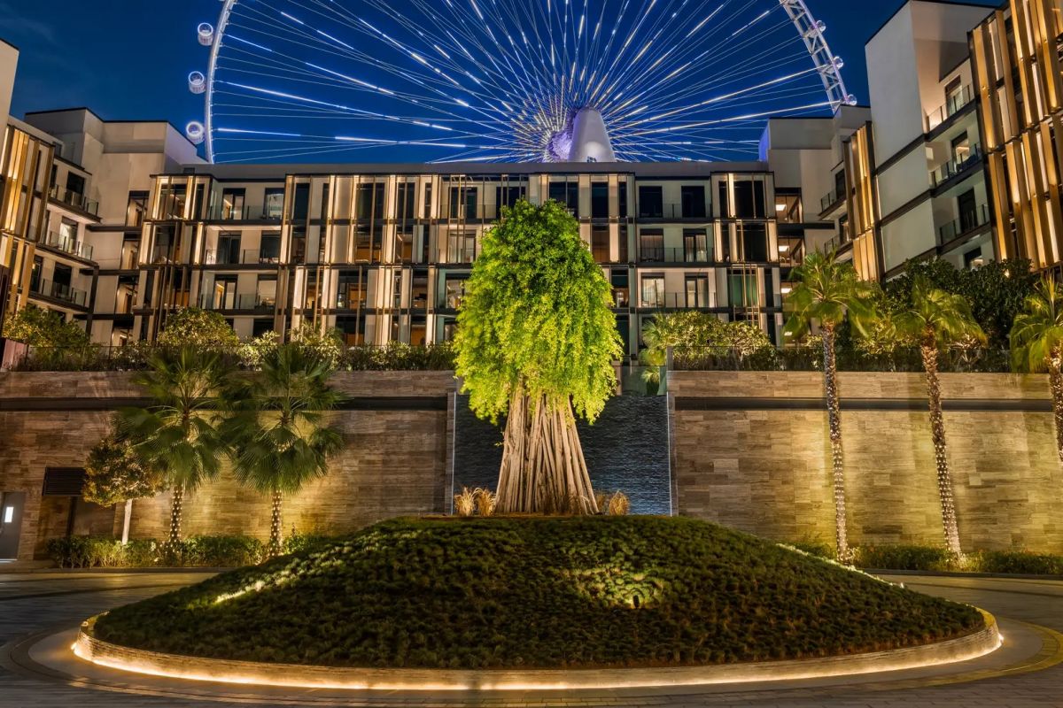 Banyan Tree Dubai hotel entrance at night