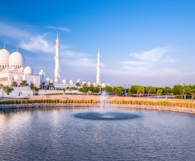 Sheikh Zayed Grand Mosque in Abu Dhabi on a UAE multi-centre holiday