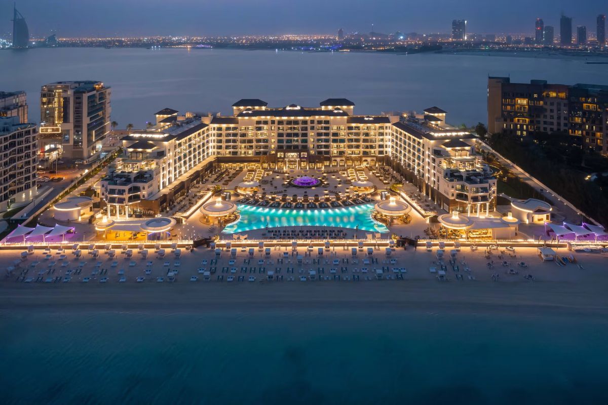 Taj Exotica Resort & Spa, The Palm Dubai at Night