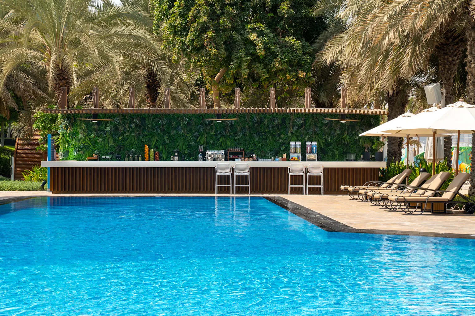 Rixos The Palm Dubai pool and resort bar