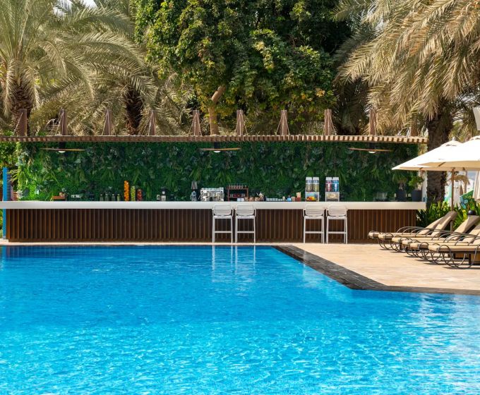 Rixos The Palm Dubai pool and resort bar
