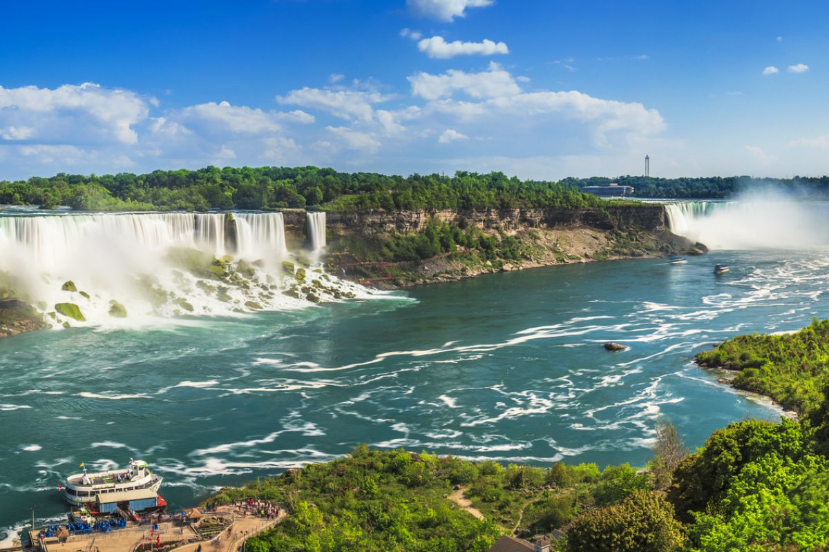 Niagara Falls Boat Tour Experience