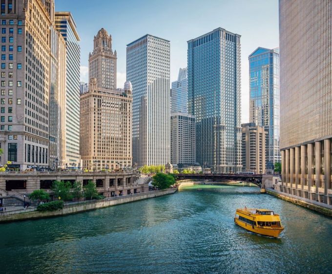 Chicago River and downtown Chicago skyline