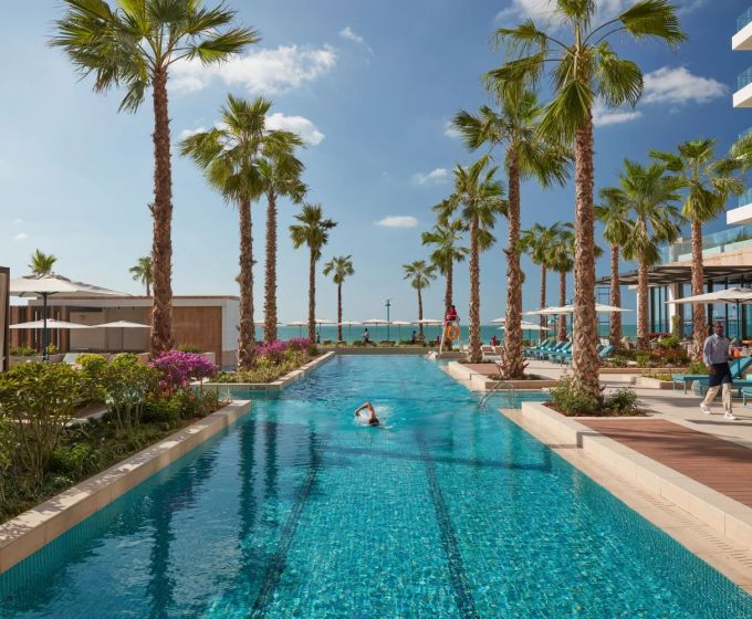 Mandarin Oriental Jumeira Dubai infinity pool