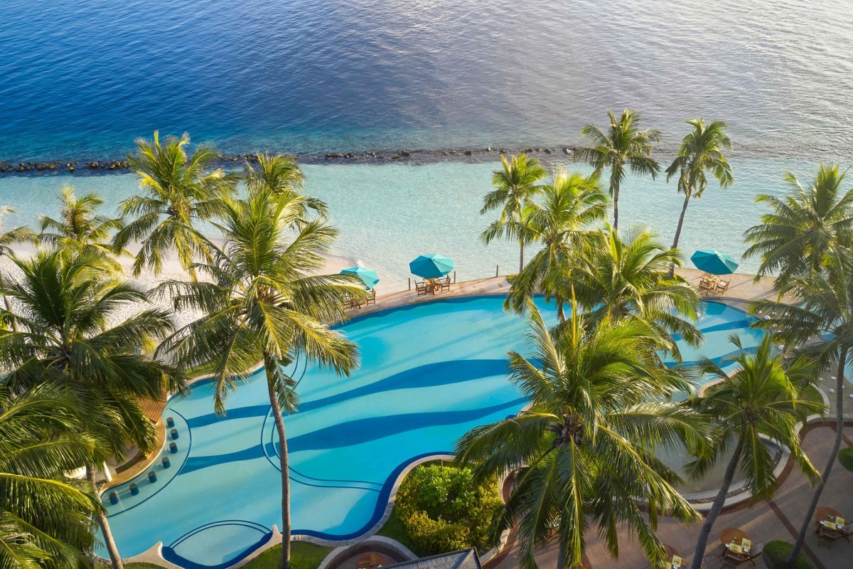 Royal Island Resort Maldives main swimming pool