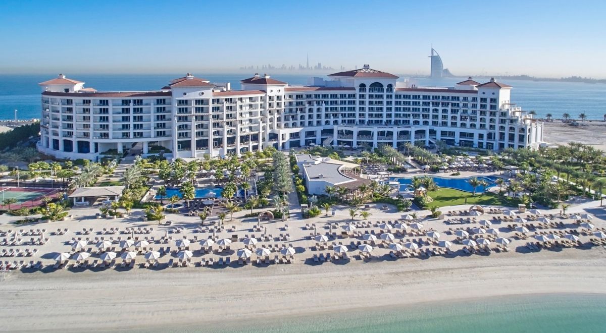 Waldorf Astoria Dubai Palm Jumeirah luxury beachfront resort in Dubai
