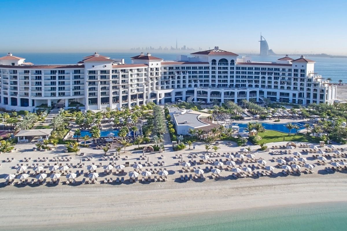 Waldorf Astoria Dubai Palm Jumeirah luxury beachfront resort in Dubai